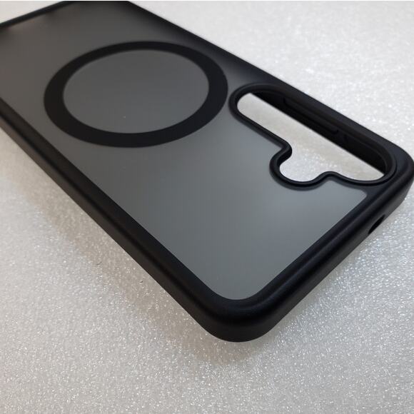 TORRAS Magnetic Shockproof Case For Samsung Galaxy S25 Black. SGS25.BLK - Picture 10 of 11